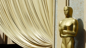 USA 2006 - 78th Annual Academy Awards. Closeup of giant Oscar statue at the entrance of the Kodak Theatre.; Shutterstock ID 1055218; Usage: web; Issue Date: n/a